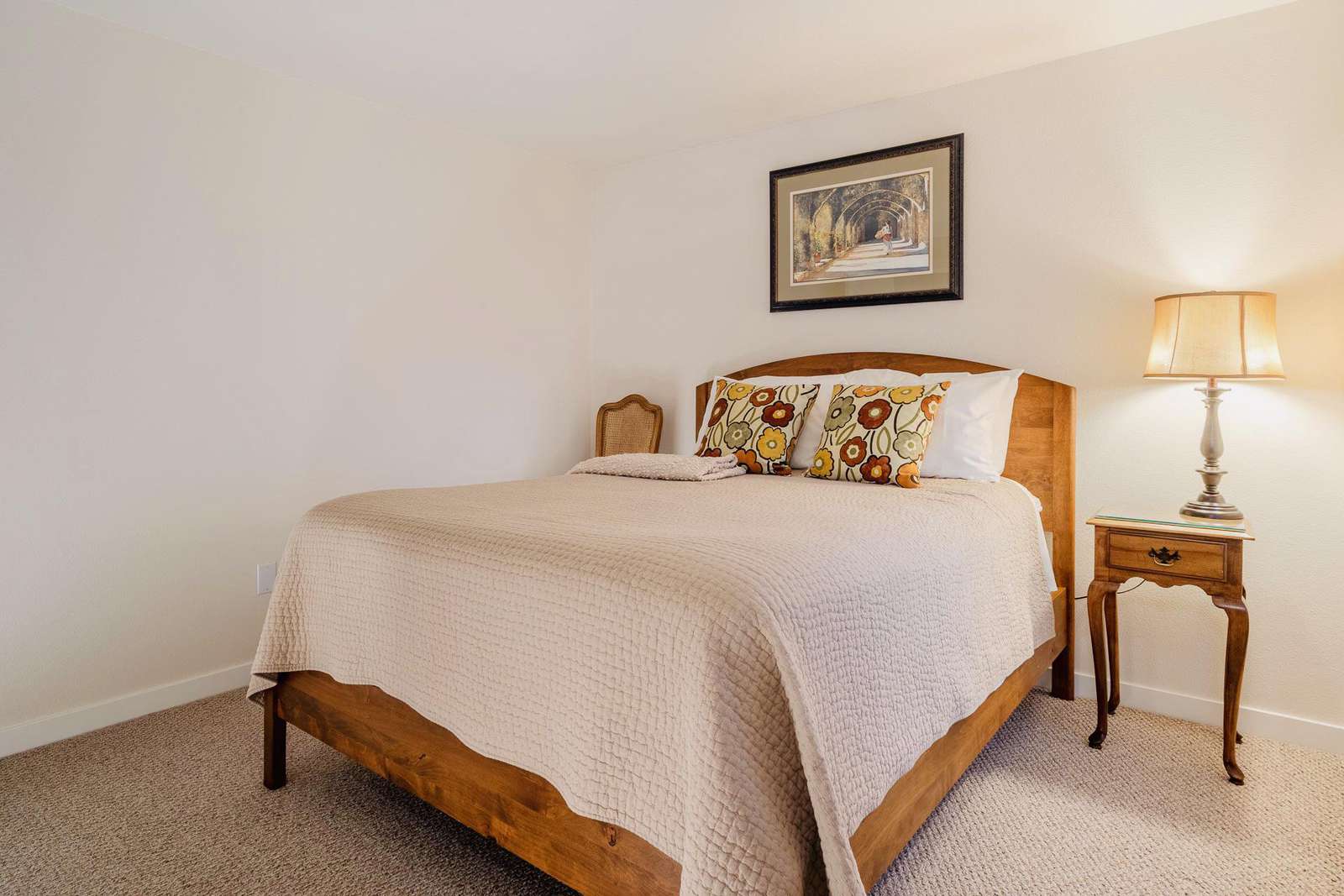 Second Bedroom - Stylish Art and Furnishings