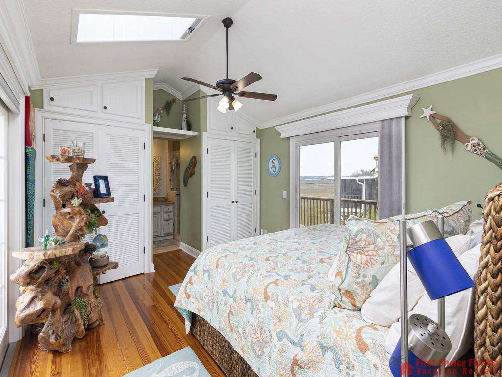 Oyster House Bedroom to Bathroom