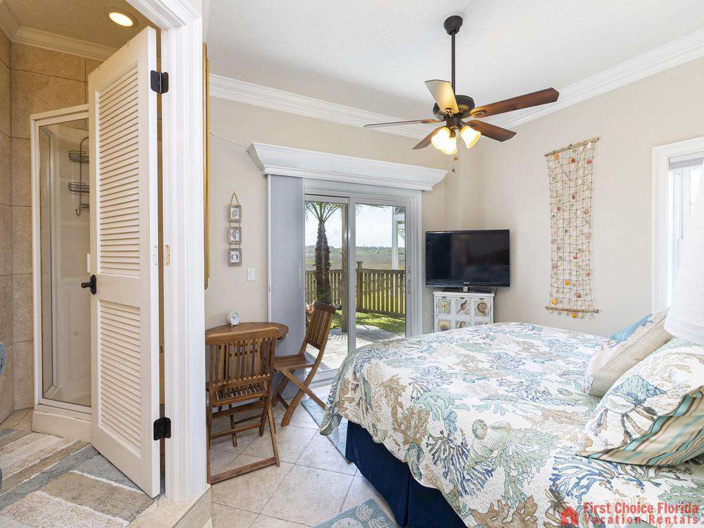 Oyster House Bedroom with Bathroom and View