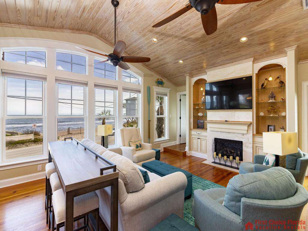 Oyster House Living Room with View
