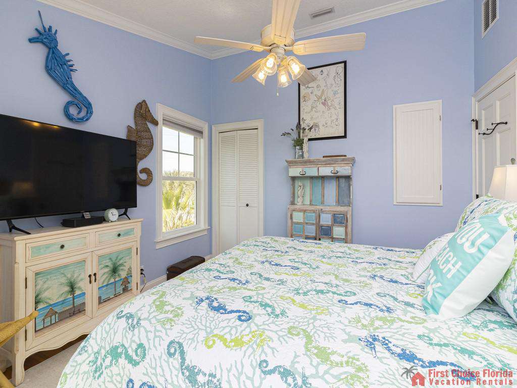 Oyster House Bedroom with Decor
