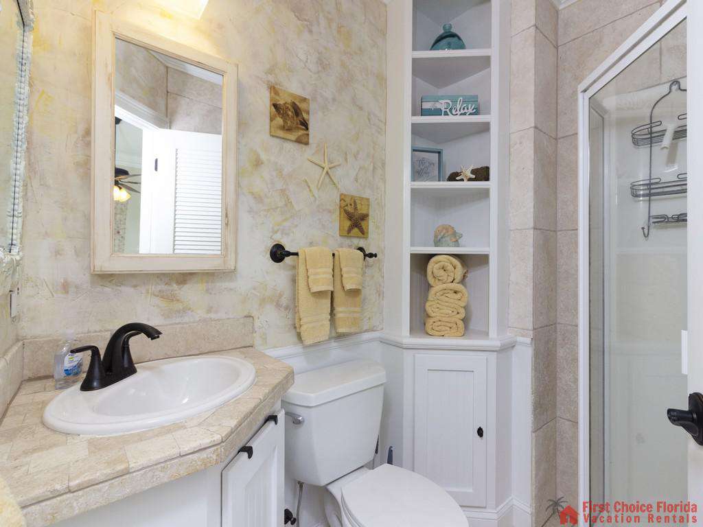 Oyster House Bathroom with Decor
