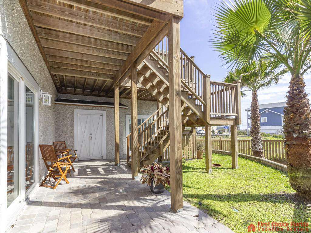 Oyster House Patio and Deck