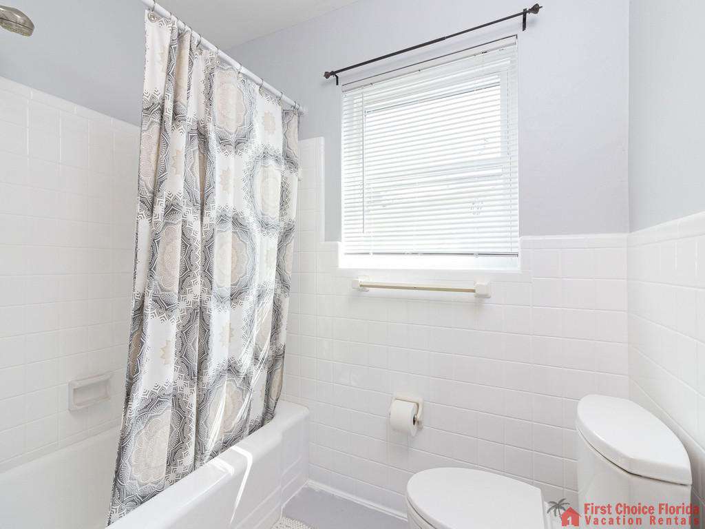 Deja Blue Tub and Shower