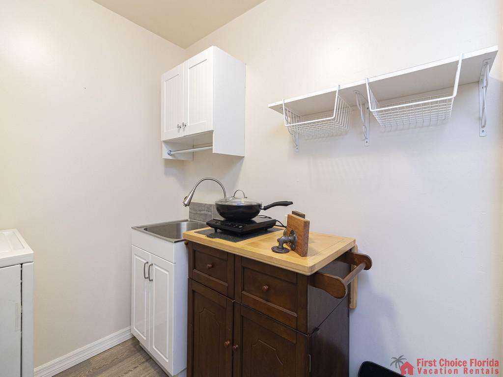 Deja Blue Cooking Station