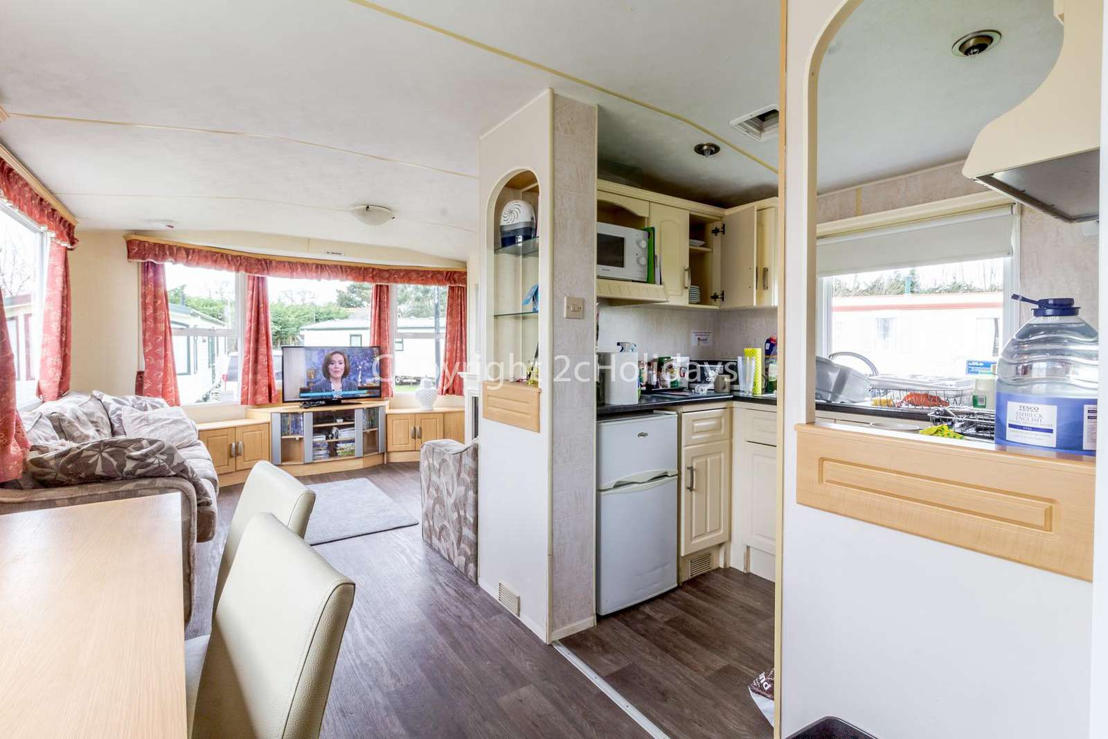 Fully equipped kitchen, perfect for self-catering holidays
