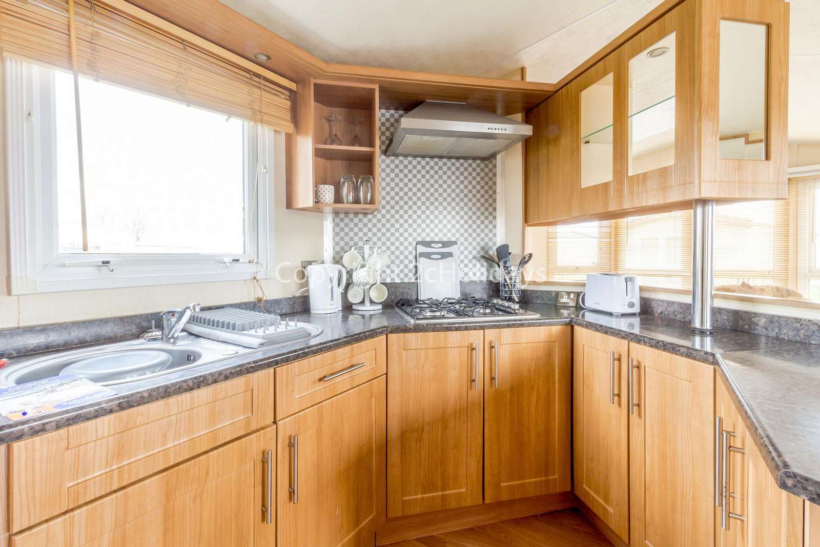 Fully equipped kitchen, ideal for self-catering holidays!