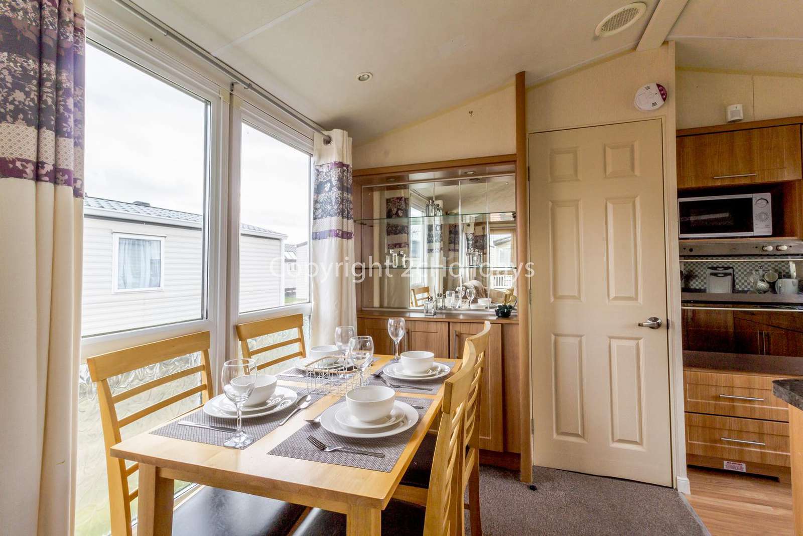 Open plan kitchen/diner, ideal for families!