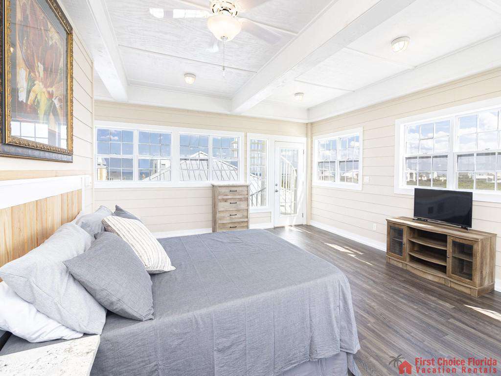 Lighthouse Watch Crows Nest Bedroom Third Floor - TV