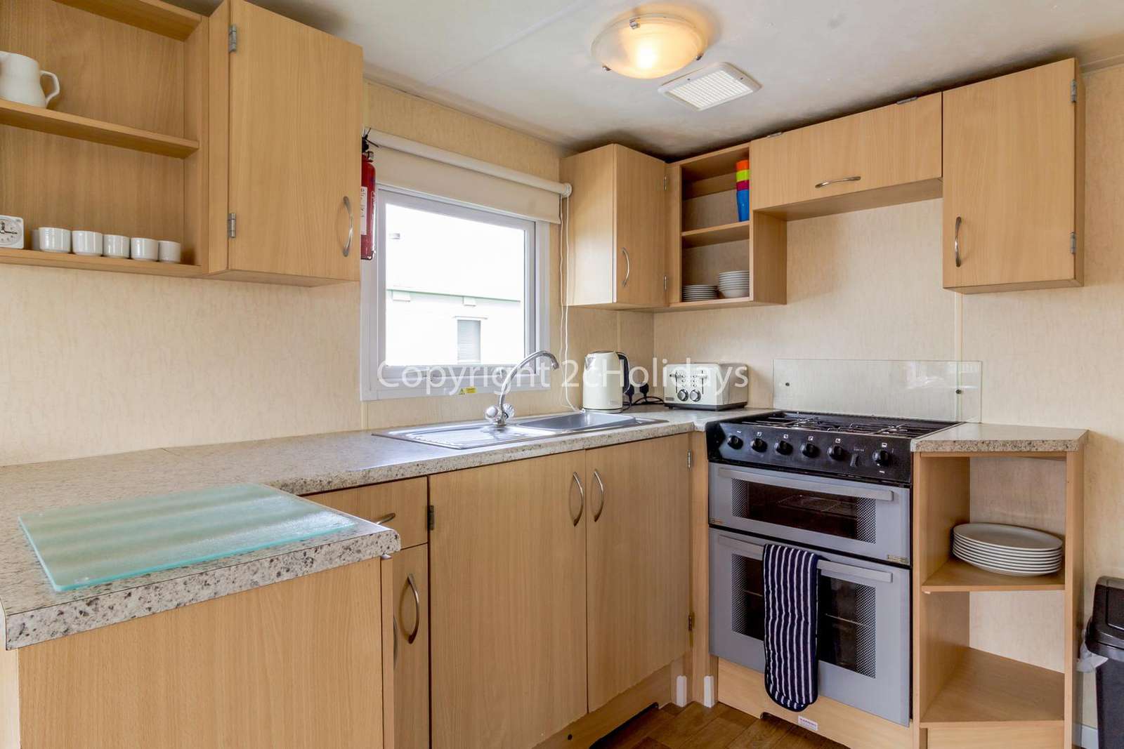 A fully equipped kitchen, perfect for self-catering holidays