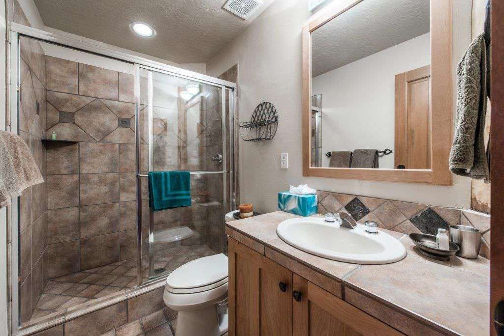 En suite Bathroom to King bedroom