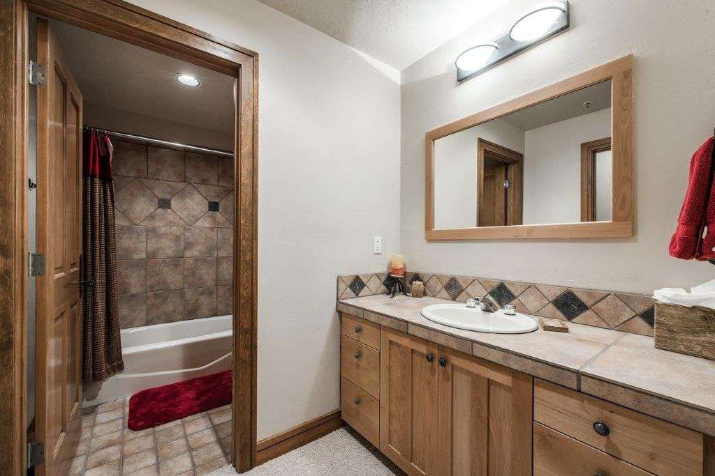 2 Queen en suite bathroom