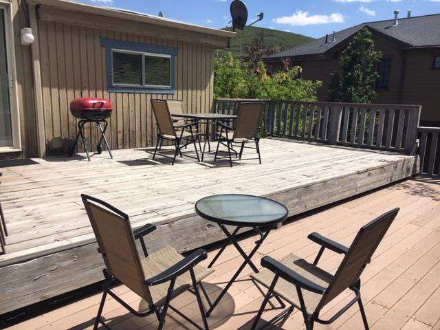 HUGE deck overlooks town and ski slopes