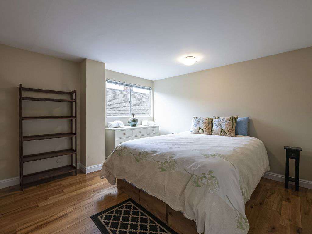 Second floor Queen bedroom