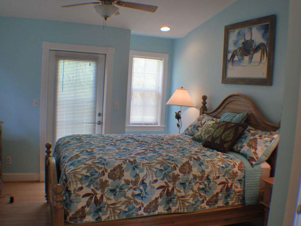 Bedroom # 1 Queen size Bed w/ attached Full Bath and walk in closet