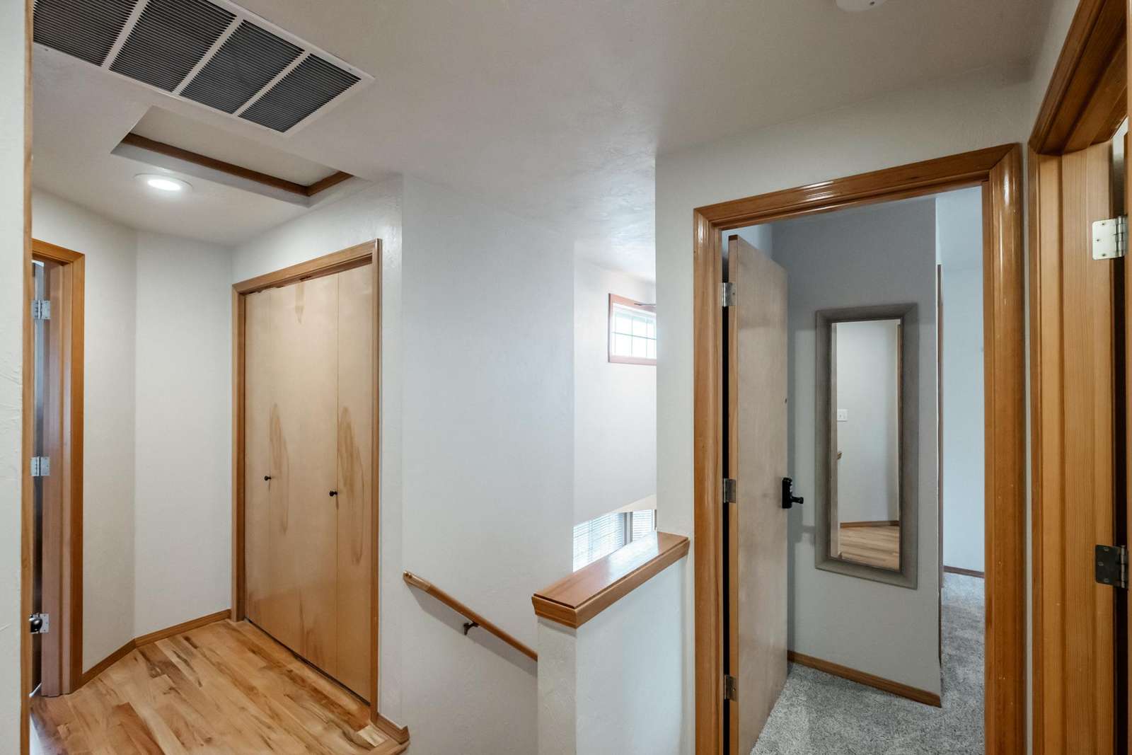 Upper level hallway-