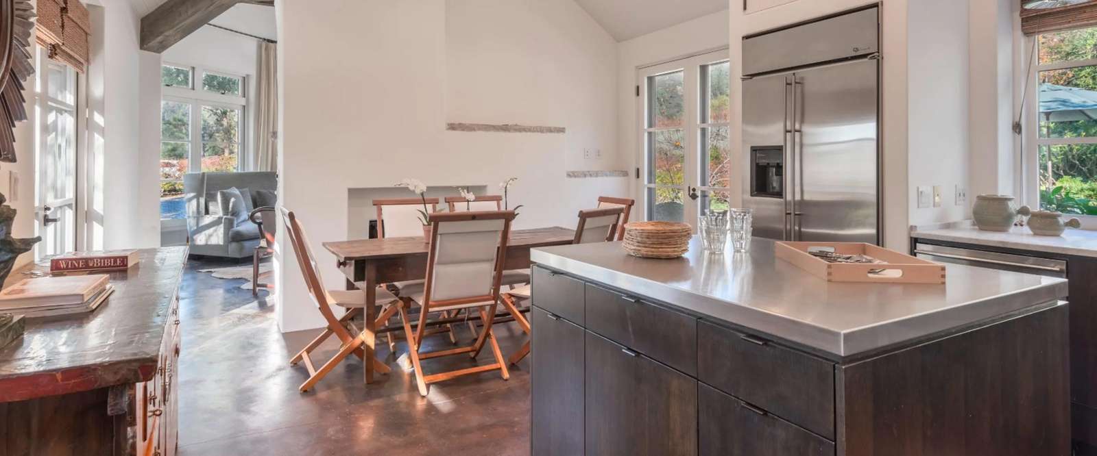 Kitchen and dining area in Villa building 1