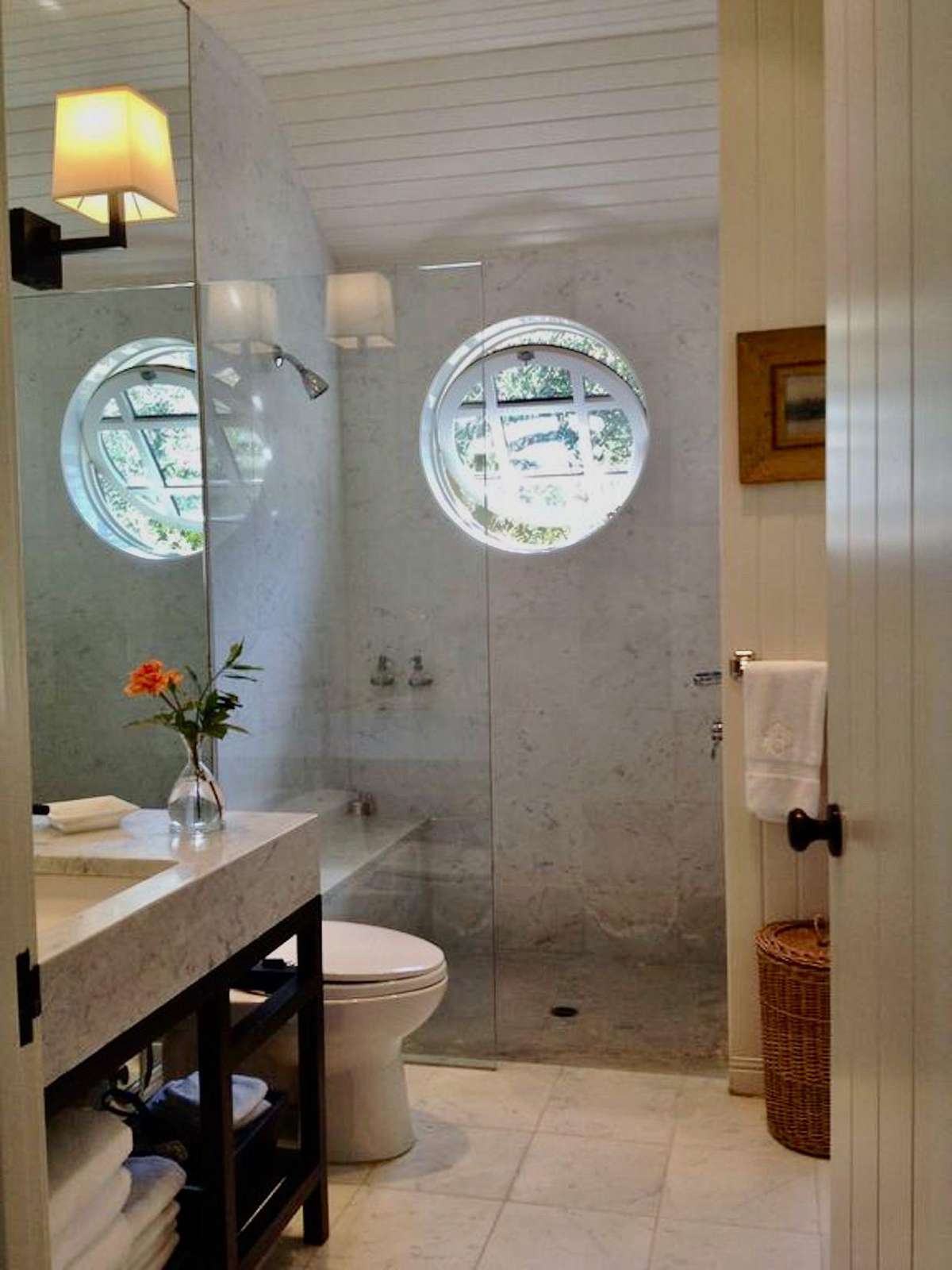 Master Bath (Villa 1)