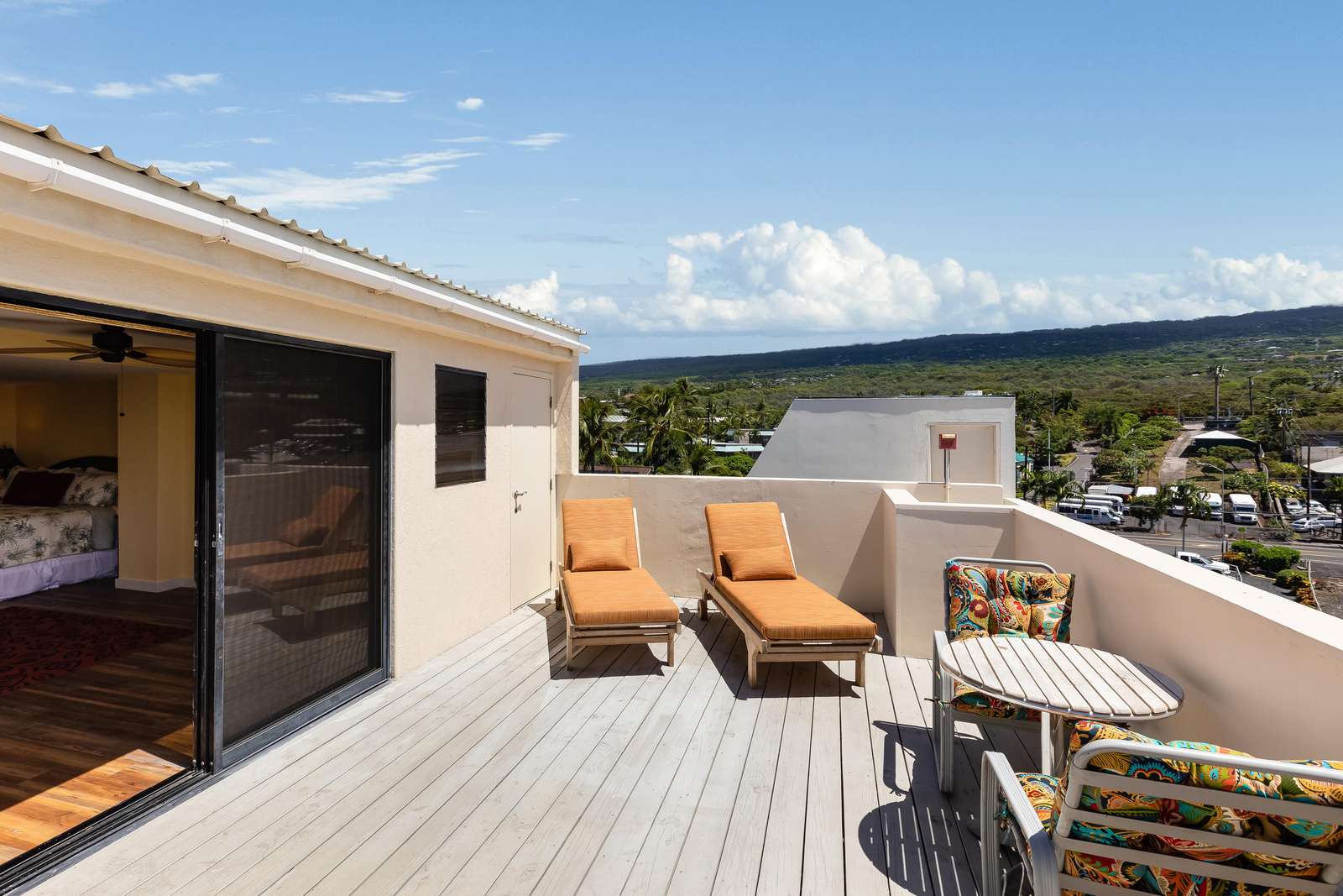 Private Sun deck off of upstairs bedroom