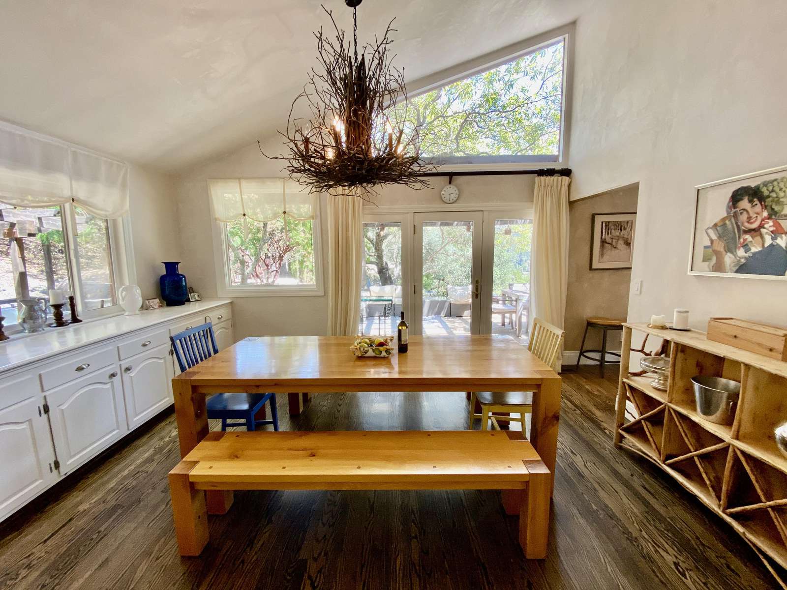Dining area with view toward loggia