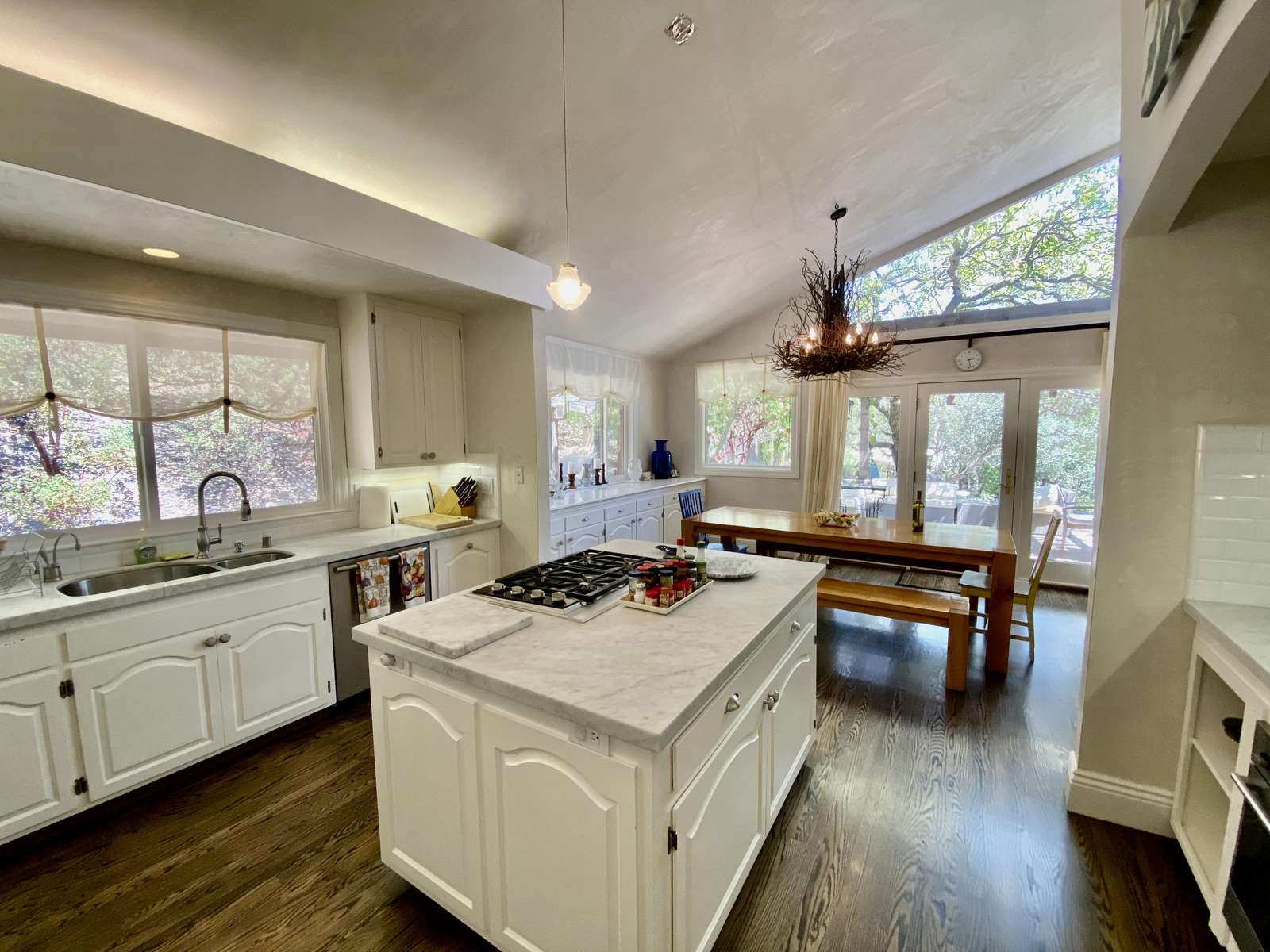 Beautiful kitchen with soaring ceilings