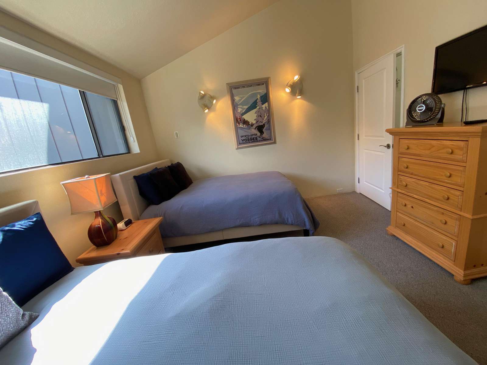 2 double beds in upper level bedroom