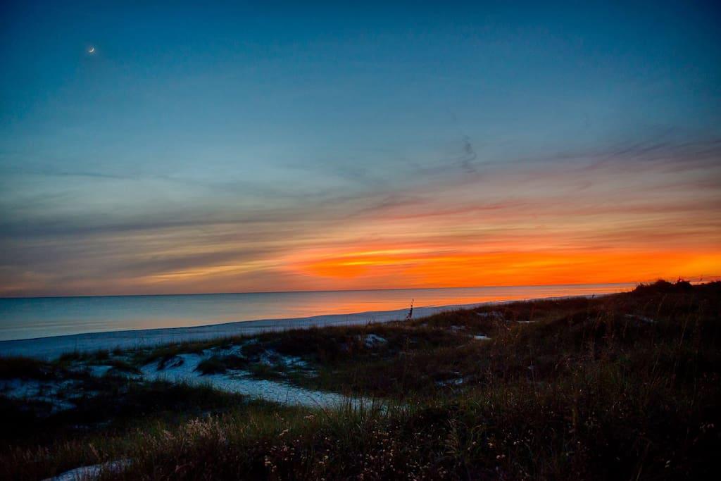 Beautiful Sunsets on the worlds most beautiful beaches!