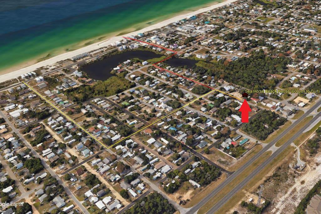 Seahorse Beach Home is a 9 min walk to the emerald waters of the Gulf of Mexico
