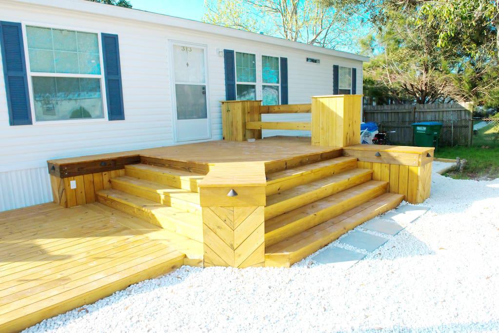 Big Deck with accent lighting and bench