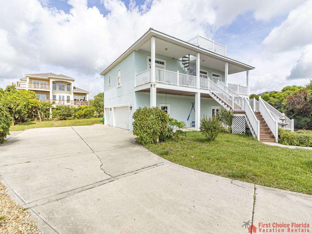 Coastal Hideaway House from Driveway
