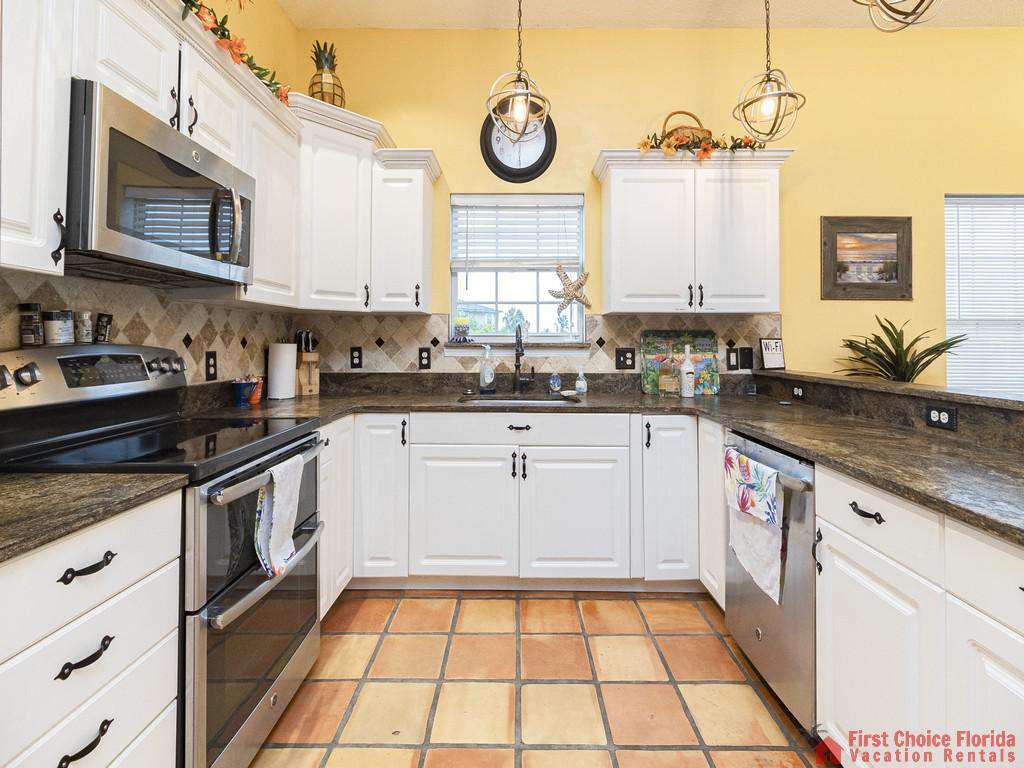 Coastal Hideaway Full Kitchen
