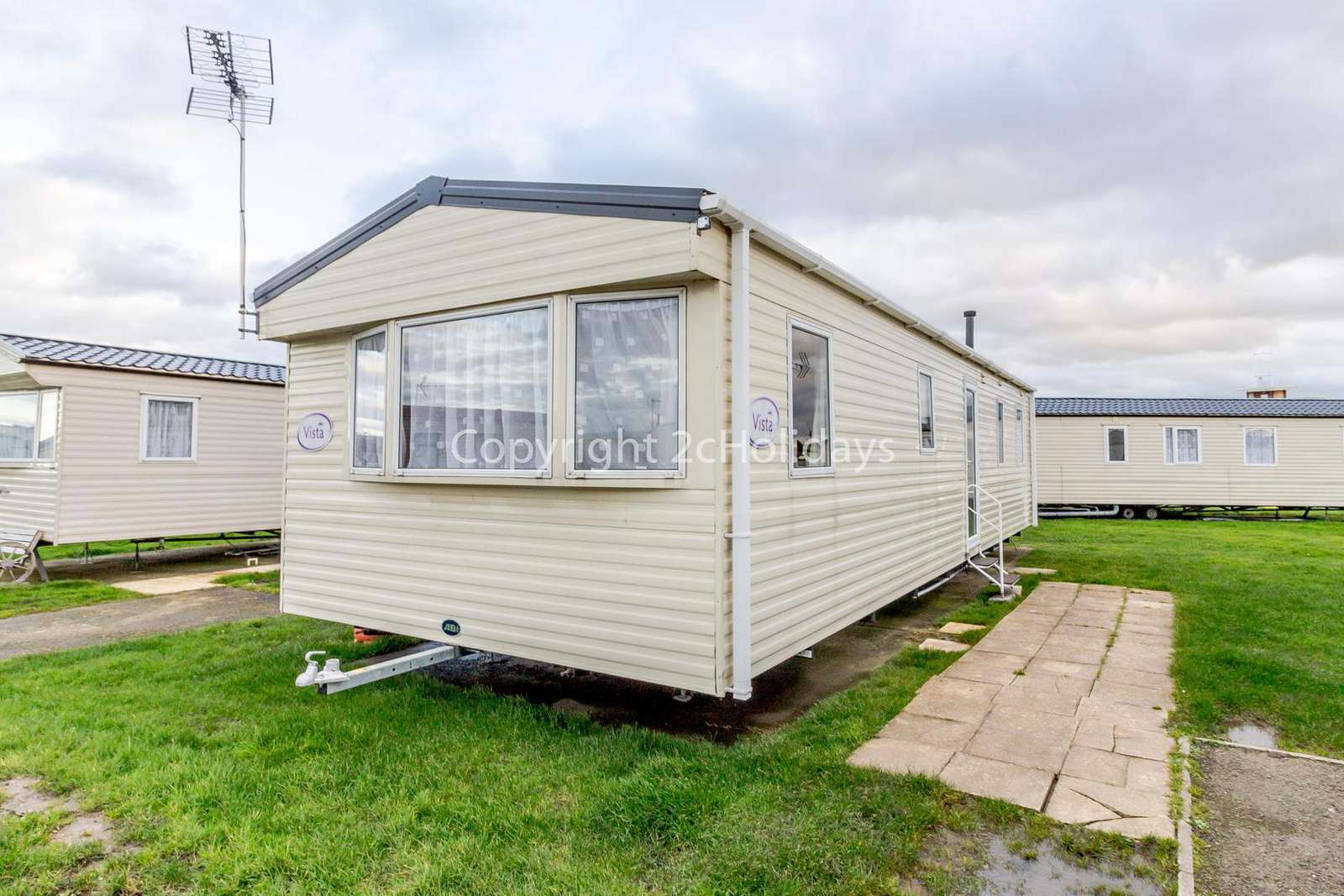 Stunning caravan sited on a great park