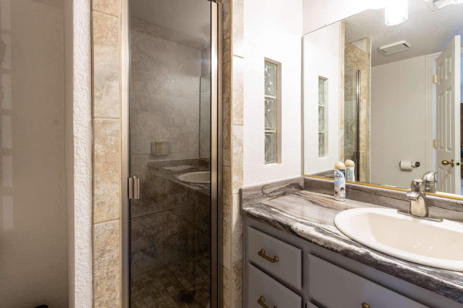 Downstairs shower