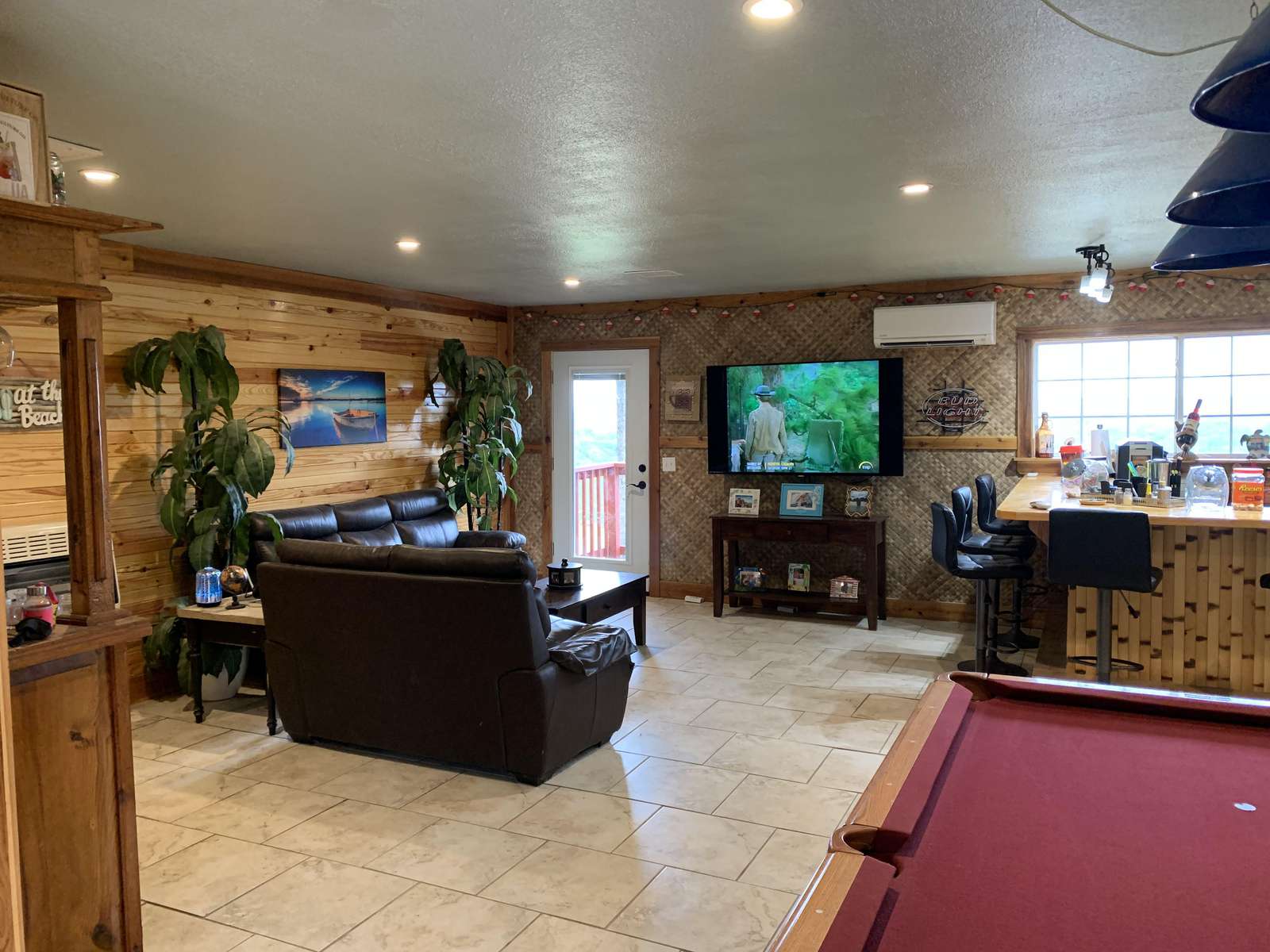 Game Room/2nd Living Area
