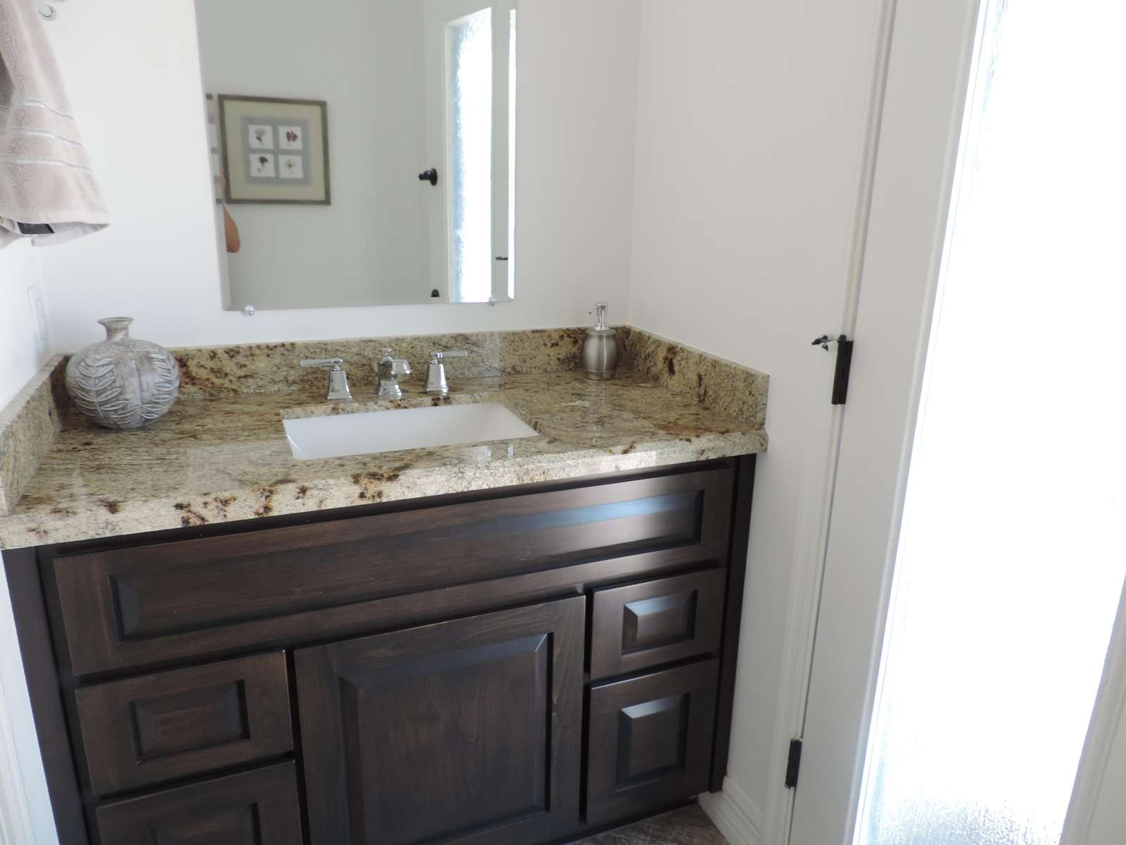 1/2 bath to pool and garage