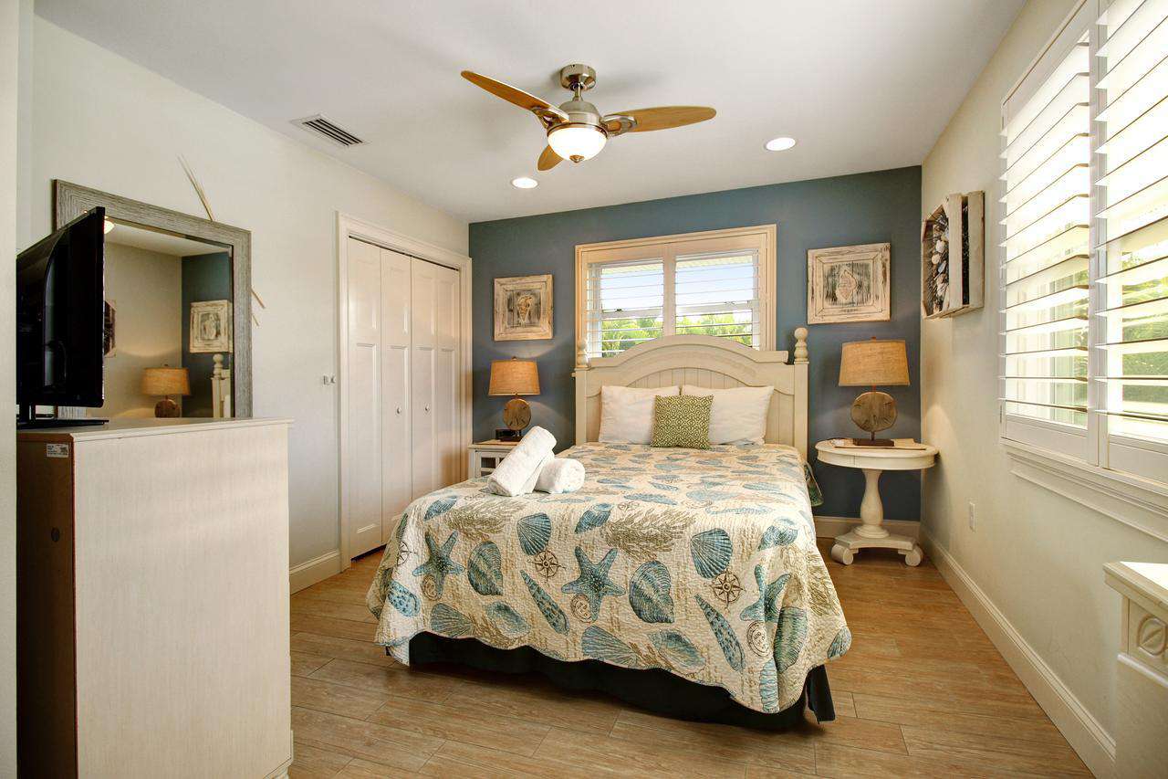 Queen bedroom with attached full bathroom