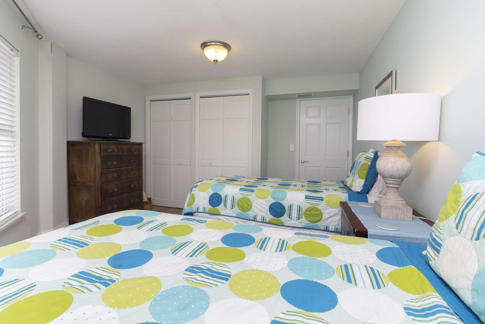 Ocean Sunrise - Twin Beds with TV 1st Floor