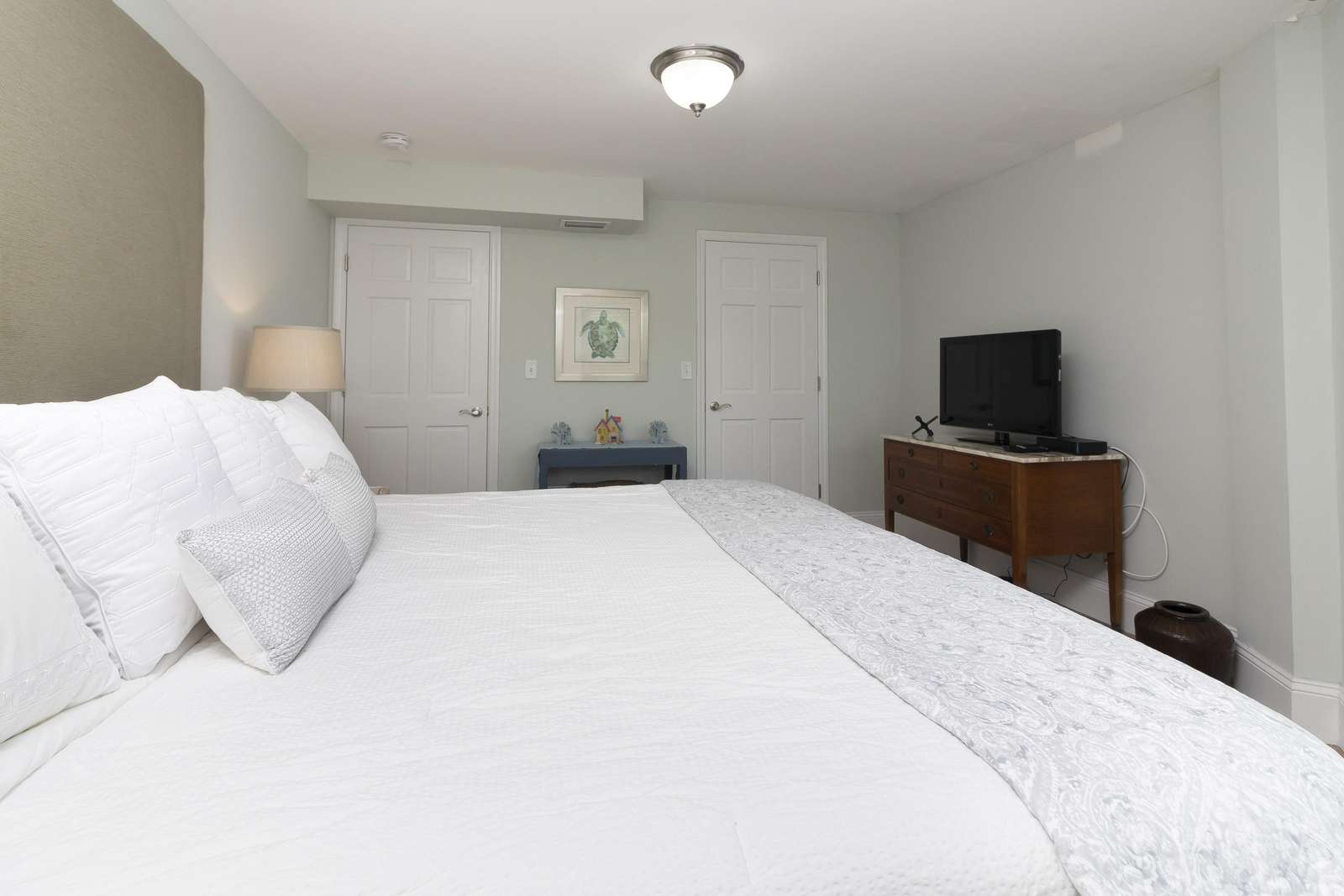 Ocean Sunrise - Guest Bedroom TV 1st Floor