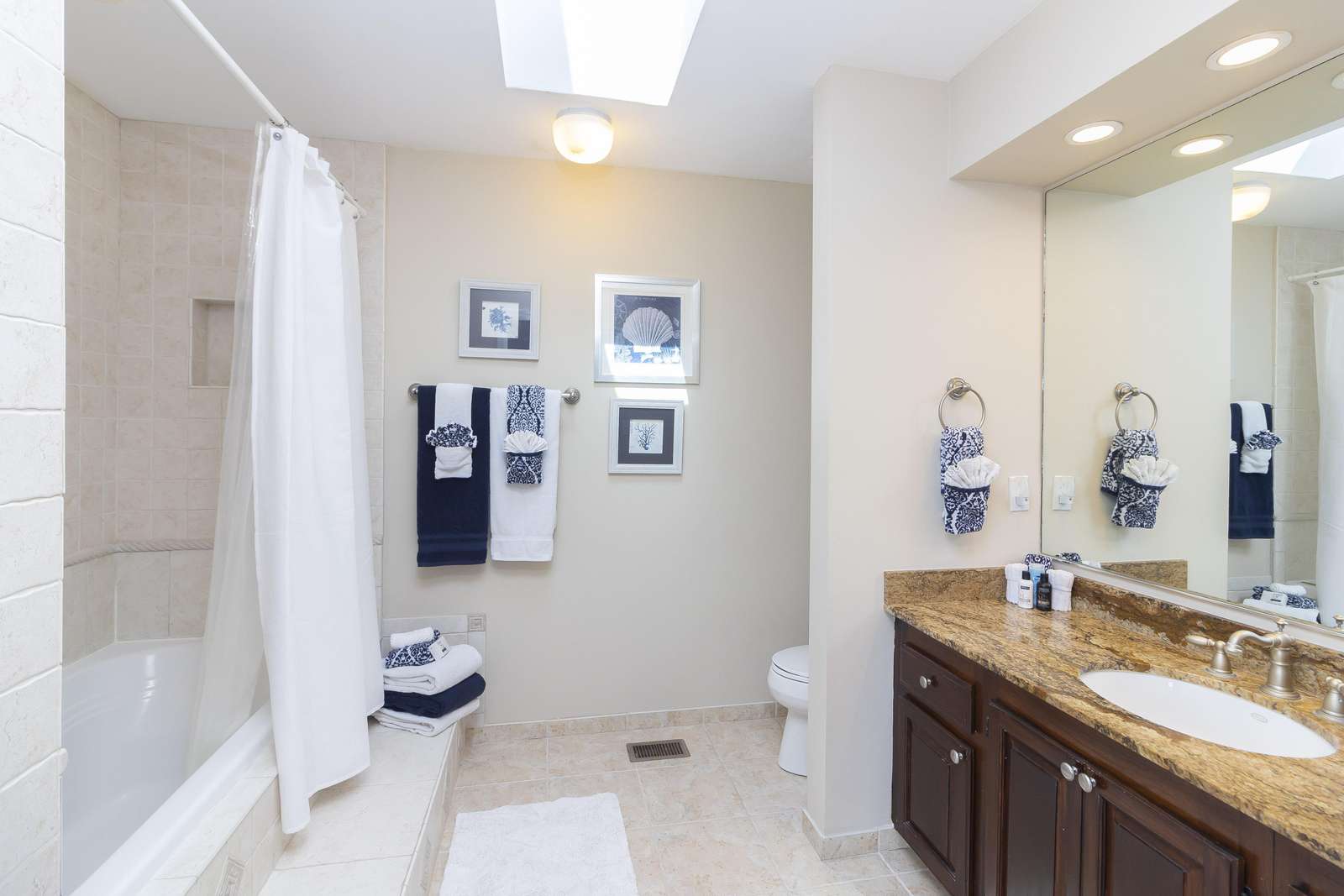 Ocean Sunrise - Master Bath En' suite