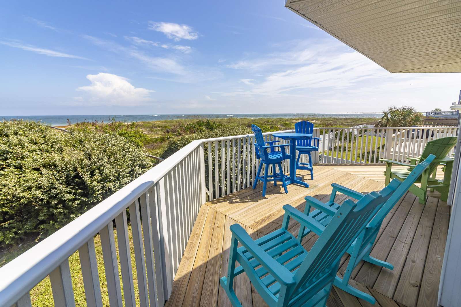 Ocean Sunrise - Oceanfront Deck w/ Outdoor Furniture