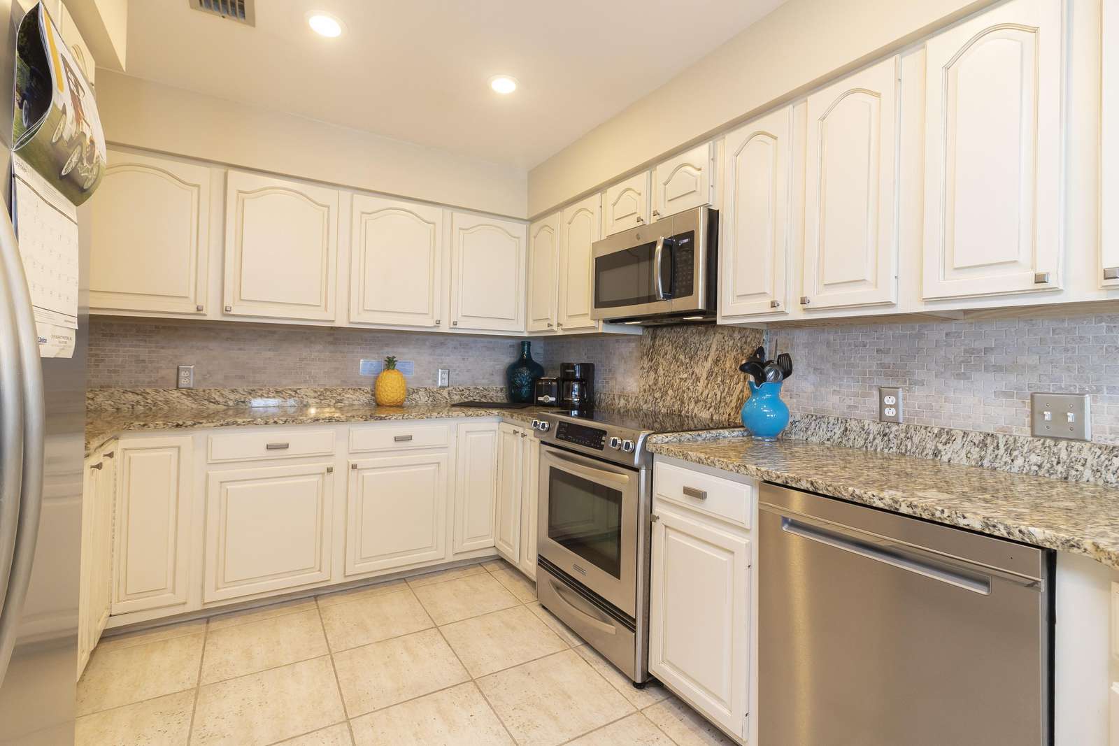 Ocean Sunrise - Complete Kitchen