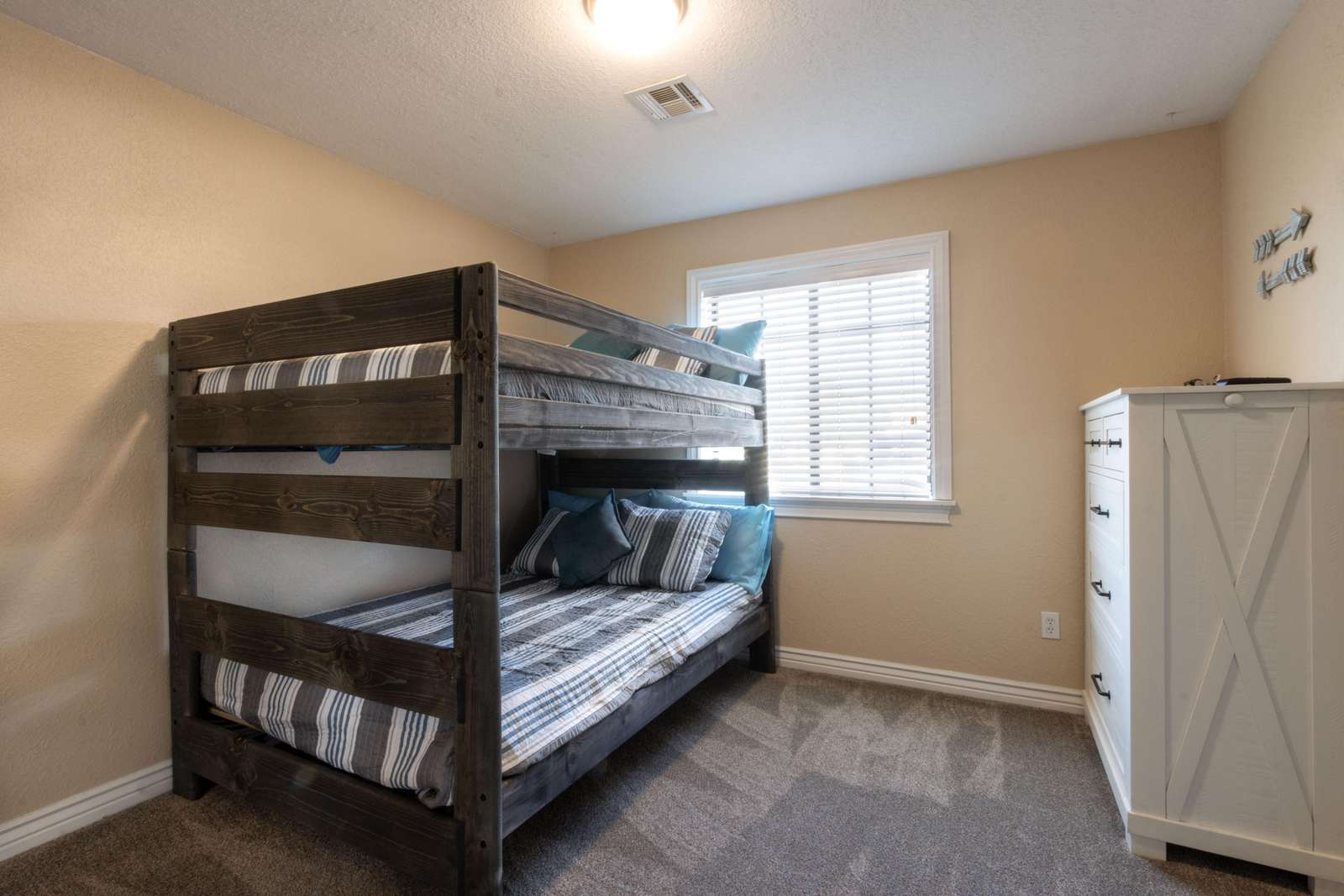 4th bedroom full size bunks