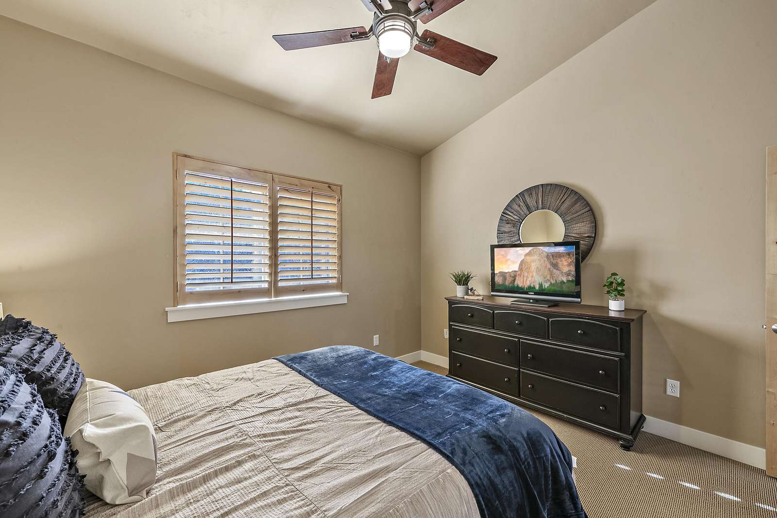 Fan and windows for your comfort