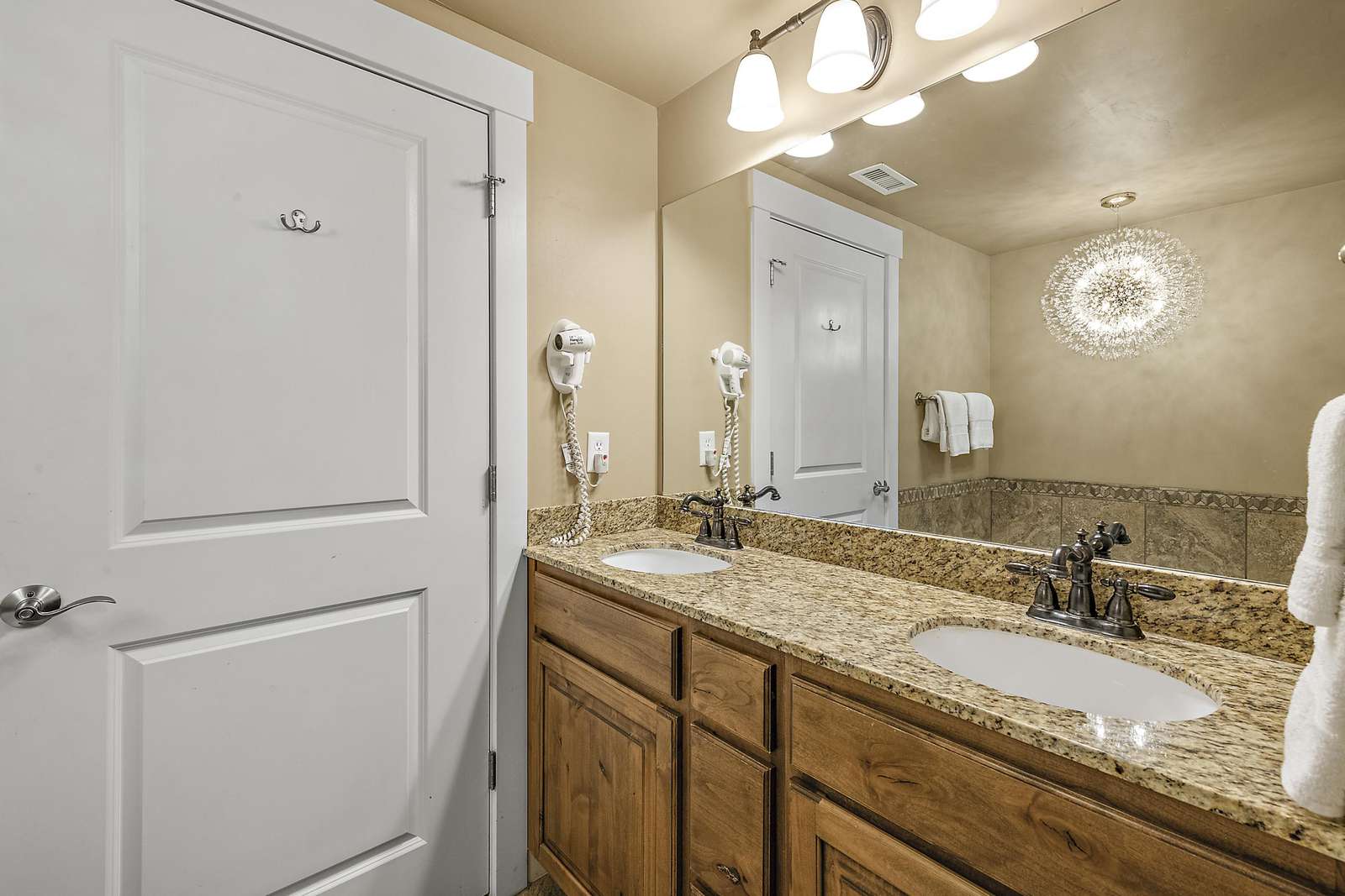 Double sink with plenty of space