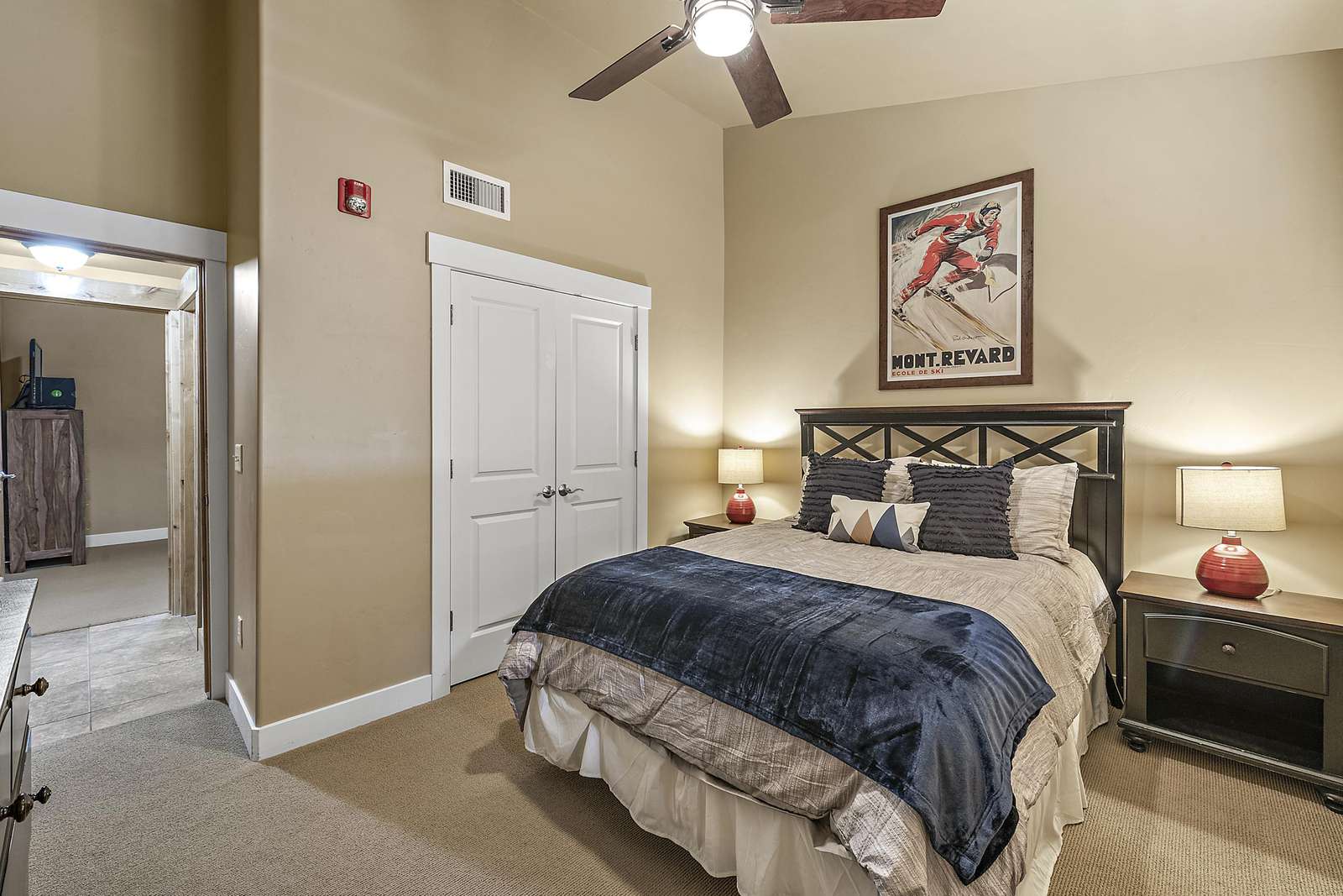 Guest bedroom with spacious closet