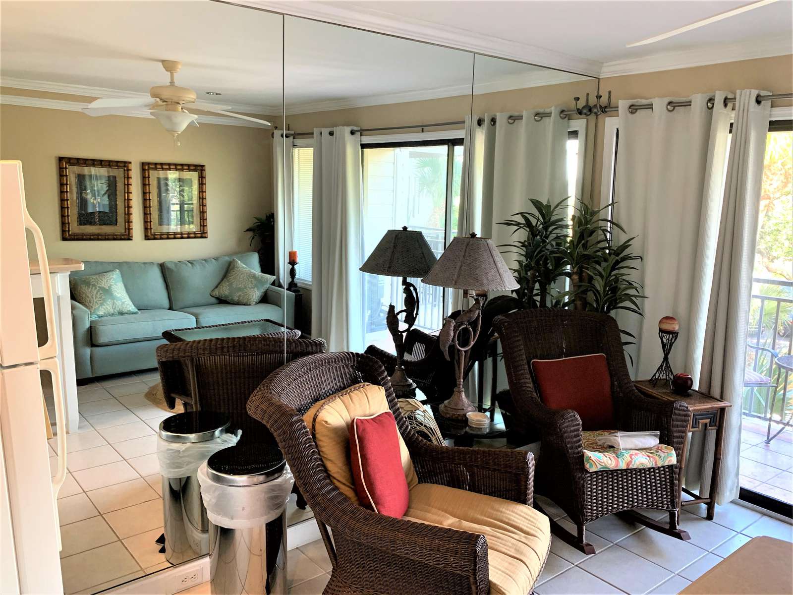 Comfy additional seating in Livingroom