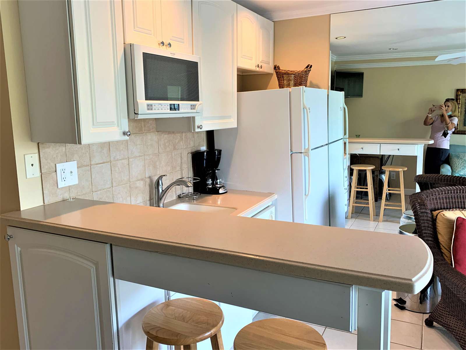 Kitchen with counter bar