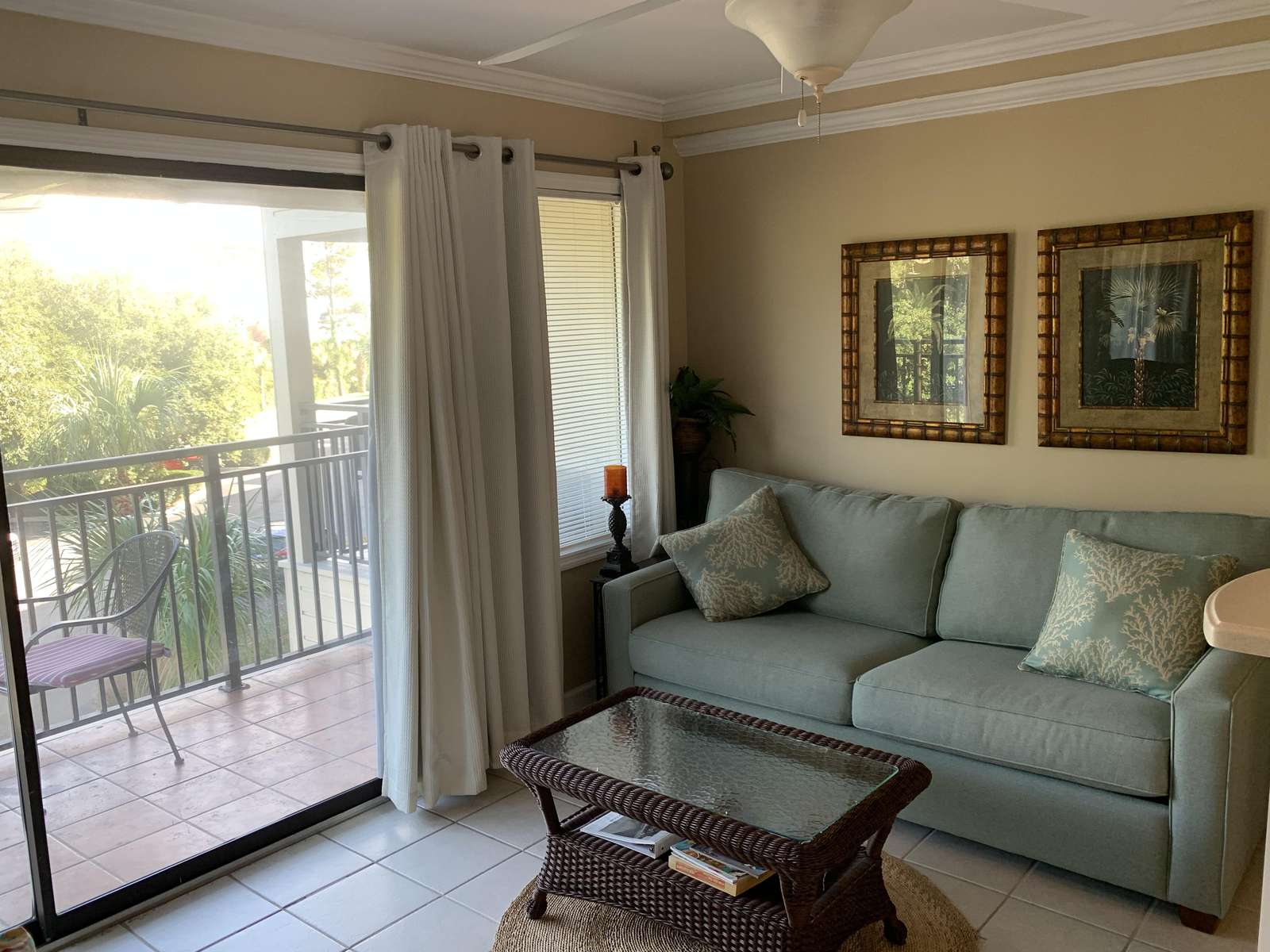 Pull out sofa in Livingroom