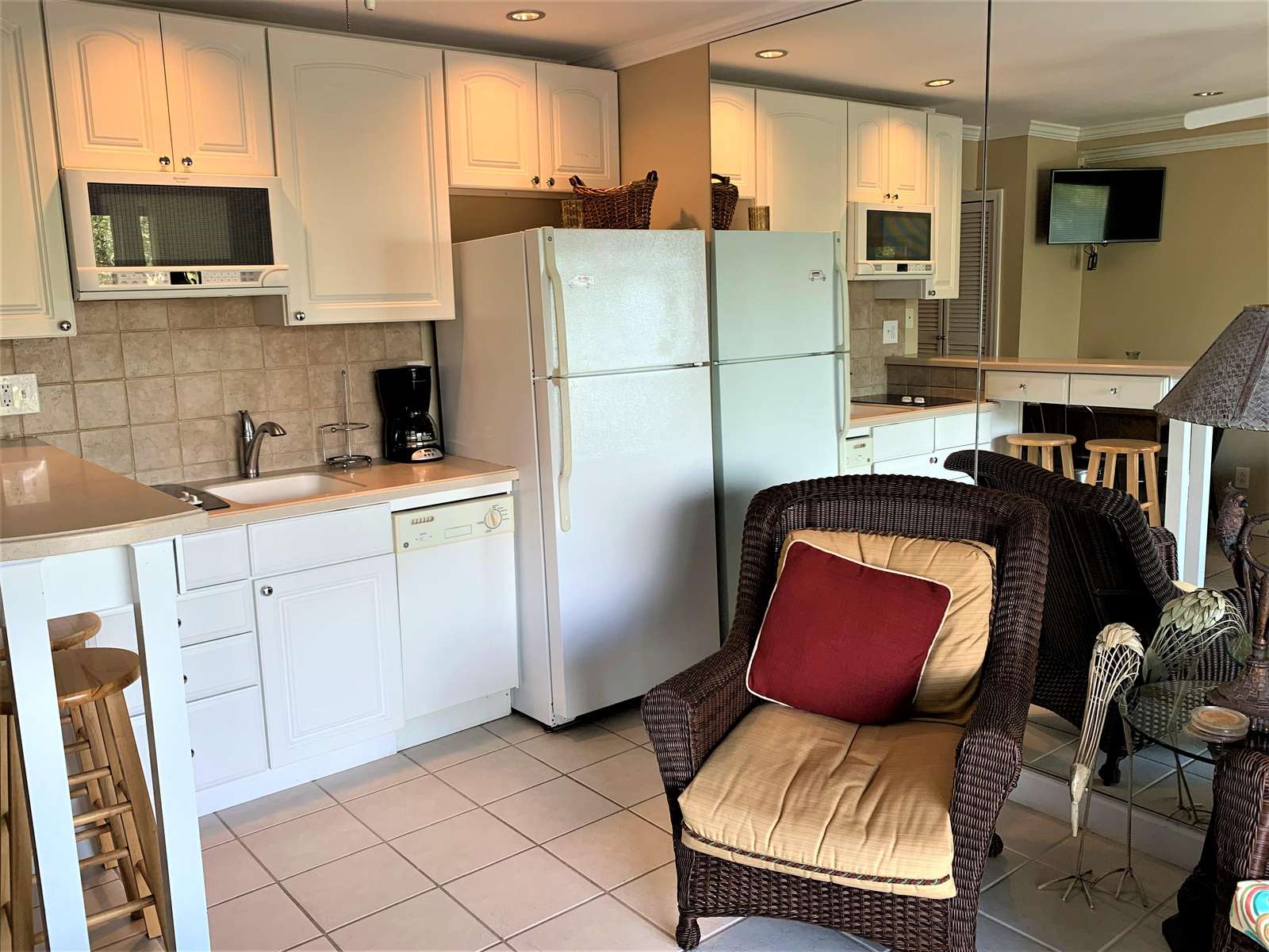 Full kitchen