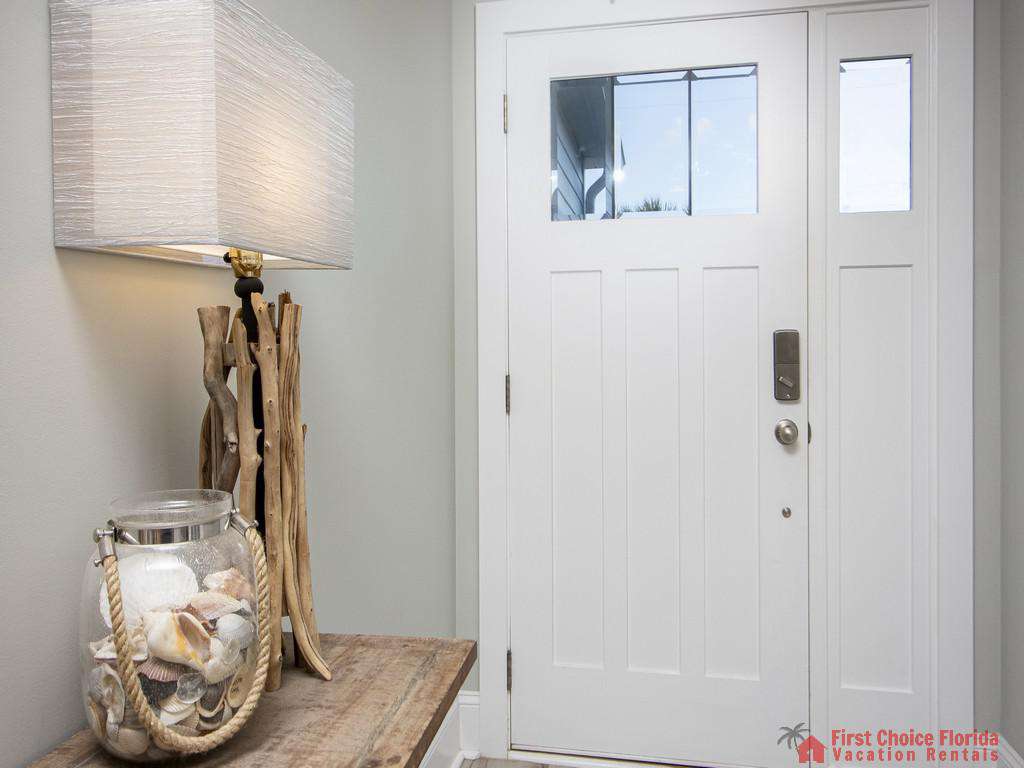 Seaside Retreat - Entry